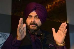 Navjot Singh Sidhu's hug to to Pak army chief earns him Punjab CM's rebuke
