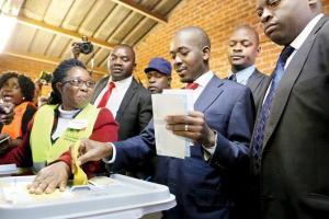 Zimbabwe opposition claims election victory