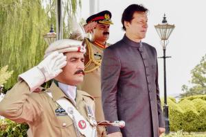 16 ministers from Prime Minister Imran Khan's Cabinet sworn in