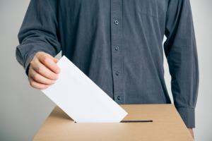 Going back to paper ballots make no sense: former Chief Election Commissioners