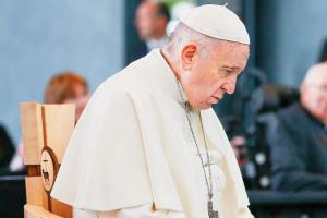 Pope Francis keeps silent on sexual abuse claim letter