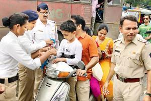 Mumbai: Armed with rakhis, Palghar cops 'fine' tune challans for Kerala relief