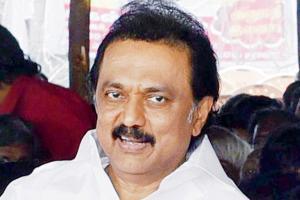 Stalin visits restaurant attacked by DMK members, offers compensation