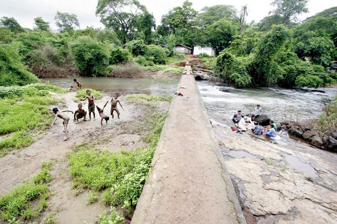 The Forgotten Rivers of Bombay, a photo series by Aslam Saiyad 