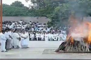 Atal Bihari Vajpayee cremated with full military honours