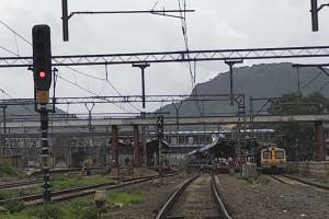 Thane: Motormen, railways continue to spar over signal issues at Diva station