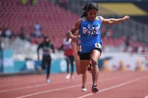 Asian Games 2018: Dutee Chand makes  200m final, Hima Das disqualified
