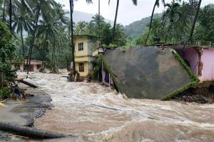 Rajnath Singh assures Kerala CM Pinarayi Vijayan of central help for floods