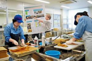 Fukushima farmers struggle to win trust