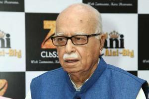 Somnath Chatterjee an inspiration for upcoming parliamentarians: LK Advani