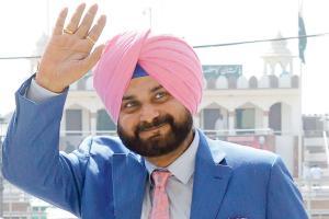 Navjot Singh Sidhu arrives in Pakistan for Imran Khan's swearing-in