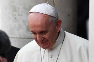 Pope Francis lands in Ireland amid priest abuse scandal