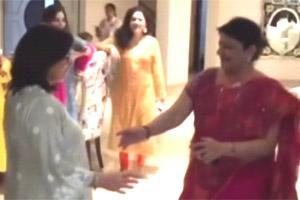 Priyanka Chopra and Nick Jonas' mothers dance to Punjabi music