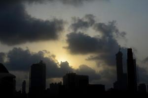 Humid day in Delhi, rains likely on Monday