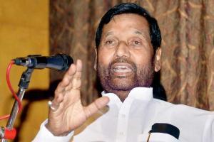 Paswan questions pro-Dalit credentials of opposition parties including Congress