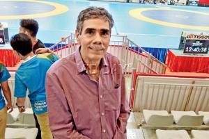 Asian Games 2018: Saina Nehwal's dad Harvir watches wrestling action in Jakarta