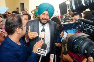 War veterans on Navjyot Singh Sidhu hugging Pakistan Army Chief: It was nonsense