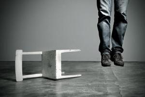 25-year-old man dies after escaping from custody, police officer suspended