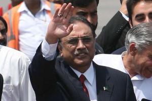 Pakistan court issues arrest warrant against Zardari in money laundering case