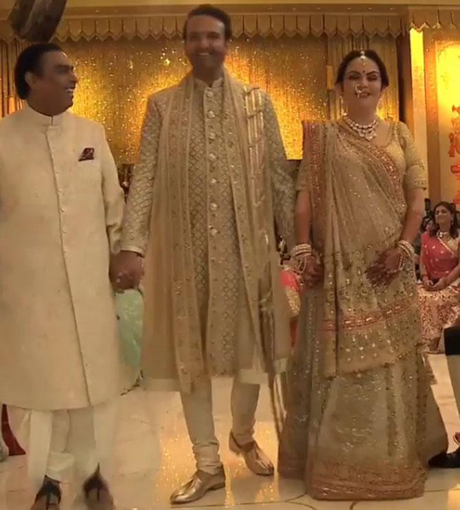 While Isha Ambani was walked down the aisle by her brothers, Anand Piramal was led to the wedding pandal by his in-laws, Mukesh and Nita Ambani, and his parents followed them. Both, the Ambanis and the Piramals ensured that the event turned out to be one of the most memorable ones for Isha and Anand.
