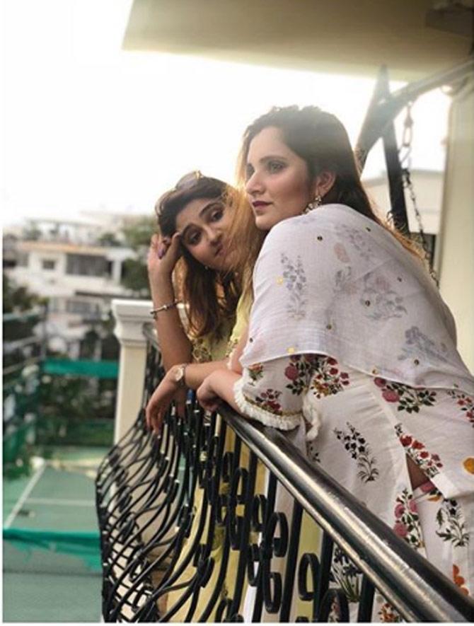 Anam Mirza posted this picture with Sania Mirza, captioned, 'Always watching over you. Always got your back. #bestfriend @digitaldiarybyzoya'