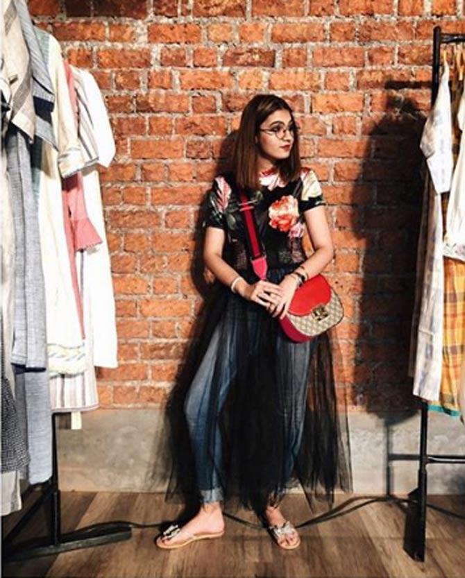 Anam Mirza's fashion statement is a notch higher than your regular pretty girl, which is evident in this picture of the beauty.