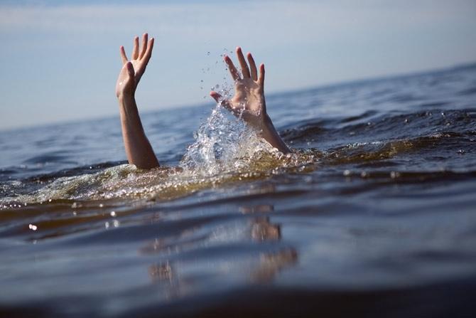 Five rescuers drown while 'selfie girl' lives on: Selfie craze claimed five more lives, but even sad was the fact that the lives lost were of five people who tried to rescue the person who fell into a reservoir while clicking a selfie on her mobile phone. Five engineering students, including two girls, drowned in a reservoir in Warangal district of Telangana on September 17, 2016. The deceased, who were all third-year engineering students in computer science at Warangal's Vagdevi Engineering College, jumped into the water to rescue Ramya Pratyusha, who accidentally fell in the lake while taking a selfie. While Pratyusha was saved, the others drowned. Representational Picture     
