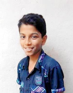 Selfie stunt on train roof kills 14-year-old boy: 14-year-old Sahil Chandrakant Eshwarkar sustained 80 per cent burns when he accidentally touched an overhead cable while trying to click a selfie on a train parked at car shed near Nahur station in November 2015. The teenager from Kanjurmarg succumbed to the burn injuries. According to the Kurla GRP officials, Sahil, a Std IX student of St Xavier's High School, Kanjurmarg, had gone to play football with his friends. The police officer said that Sahil and his friends were clicking selfies on the train when the boy was electrocuted after accidentally touching an overhead cable. He was thrown off the train     