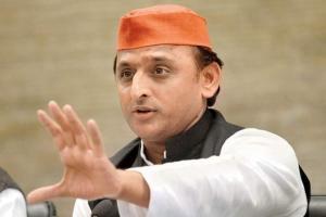 Akhilesh Yadav lauds TRS chief for forming front of regional parties