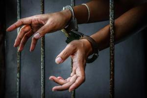 Three arrested for bike, mobiles theft