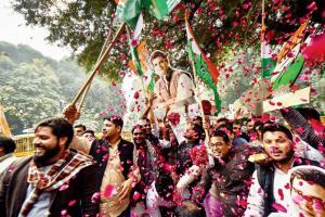 Assembly polls: Congress and BJP locked in a cliffhanger in MP