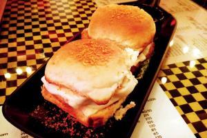 This Andheri eatery is good for groups looking for post-work drinks