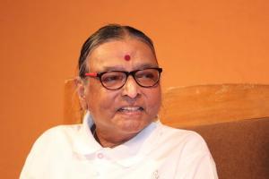 Geeta Iyengar, daughter of yogacharya BKS Iyengar, passes away at 74
