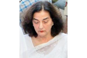 Vinod Khanna S First Wife Geetanjali S Last Rites Performed In Alibaug Geetanjali khanna, the first wife of late bollywood actor vinod khanna and the mother of actors akshaye and rahul khanna, has passed away, hours after complaining of uneasiness. wife geetanjali s last rites performed