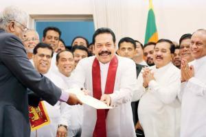 Sri Lanka: Mahinda Rajapaksa calls for fresh elections