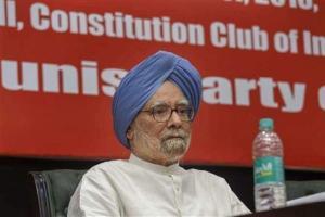 'Manmohan Singh should realise PM Modi doesn't need prompter or script'