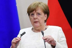 Angela Merkel, Emmanuel Macron urge Russia to release Ukrainian sailors
