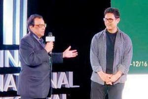 B Subhash receives an honour at Hainan International Film Festival