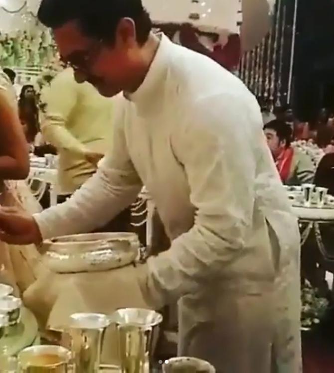 Aamir Khan serving guests at the Ambani wedding