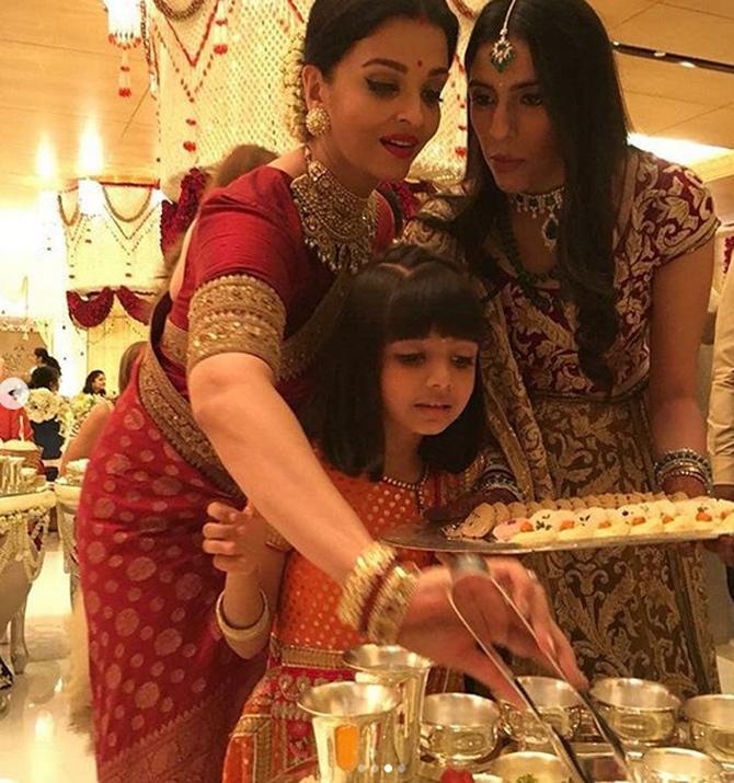 Aishwarya Rai Bachchan serving guests at the Ambani wedding