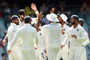 Ind vs Aus: India remove Travis Head, Shaun Marsh to close in on win