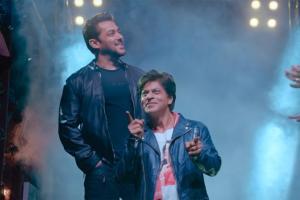 Zero Issaqbaazi song: Salman and SRK's dance will make you groove
