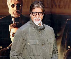 Amitabh Bachchan working with Maharashtra Fire Services