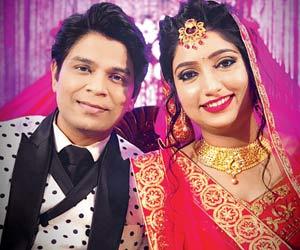 Singer Ankit Tiwari shares picture with his bride-to-be after getting engaged