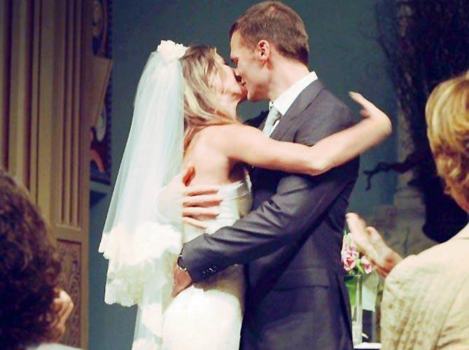 Bundchen, Brady get mushy on ninth wedding anniversary