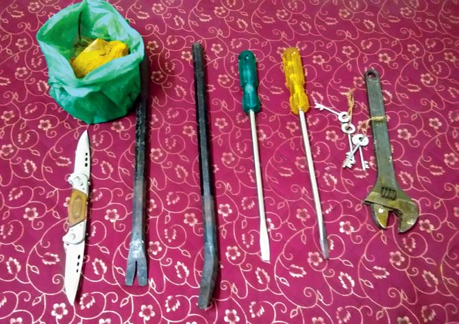 Items recovered from the arrested burglars. Pics/Rajesh GuptaItems recovered from the arrested burglars. Pics/Rajesh Gupta