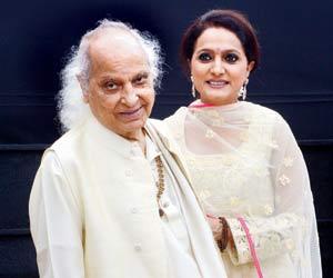Bhabhiji Ghar Par Hain cast meets veteran musician Pandit Jasraj