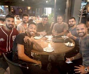 Kohli, Dhoni, Dhawan, Pandya, Raina, Rahul enjoy celebratory dinner!