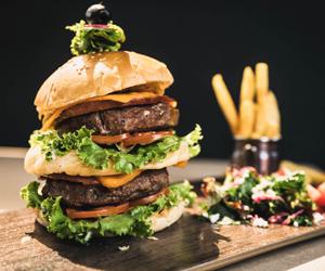 Grab delicious Heart-Attack burger at price of your weight at this Mumbai pub