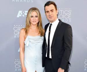 Justin Theroux seen with women before split announcement